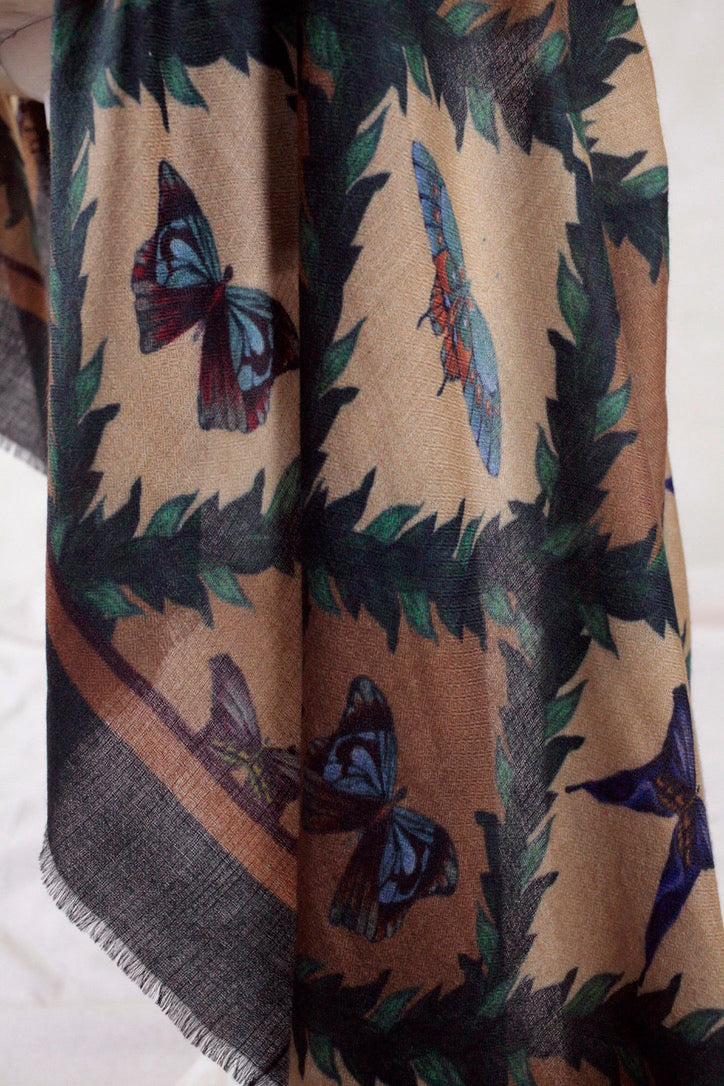 Charlotte, Camel: Oversized