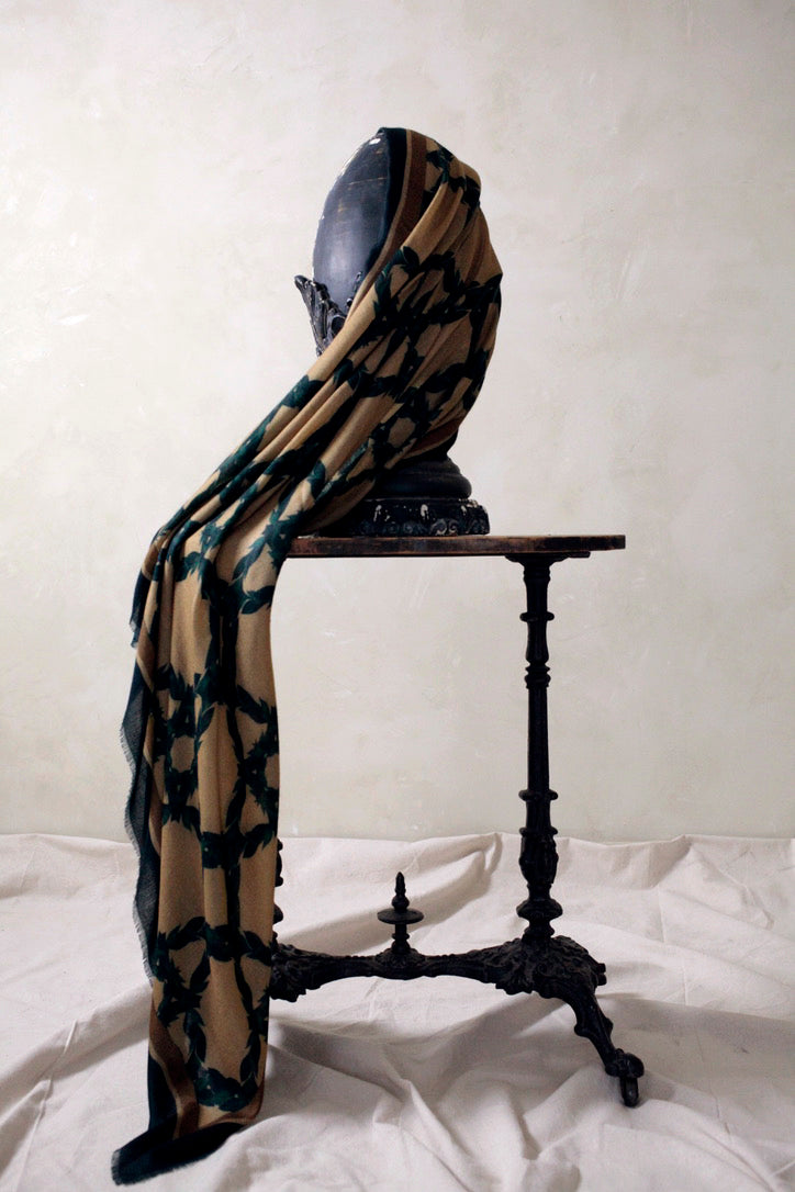 Isla, Camel: Oversized