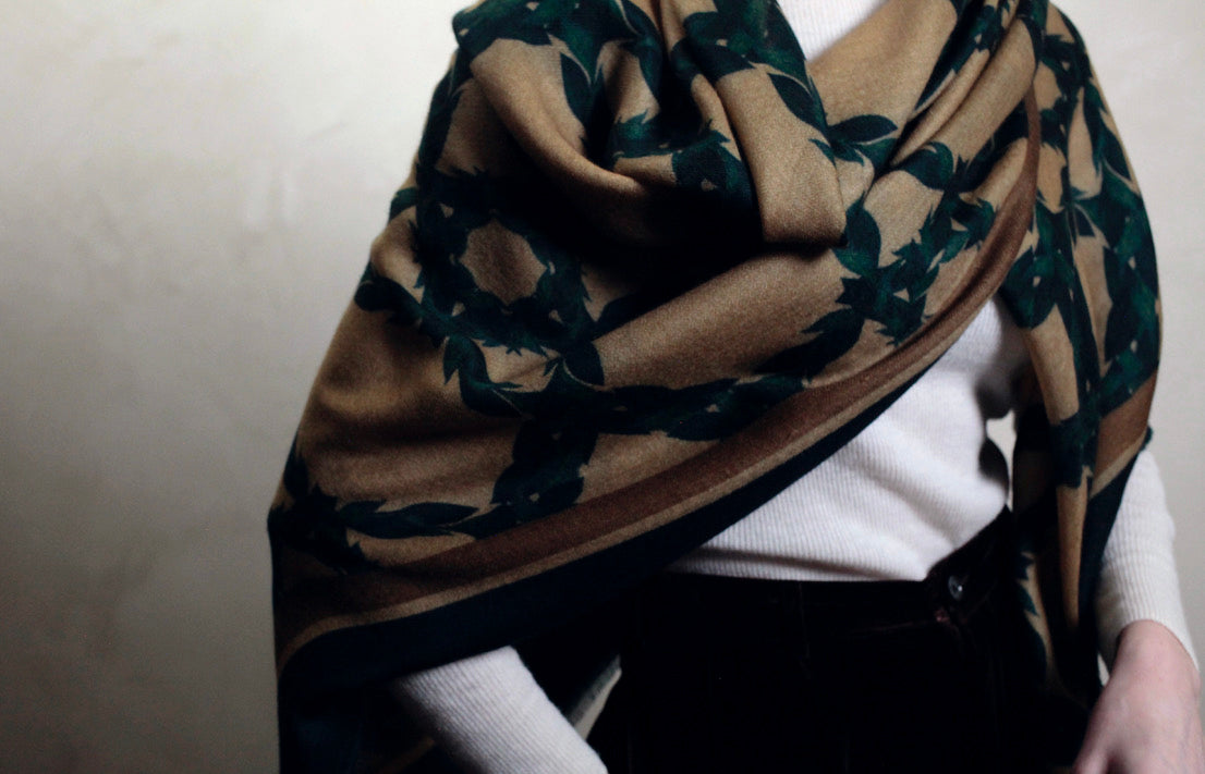 Isla, Camel: Oversized